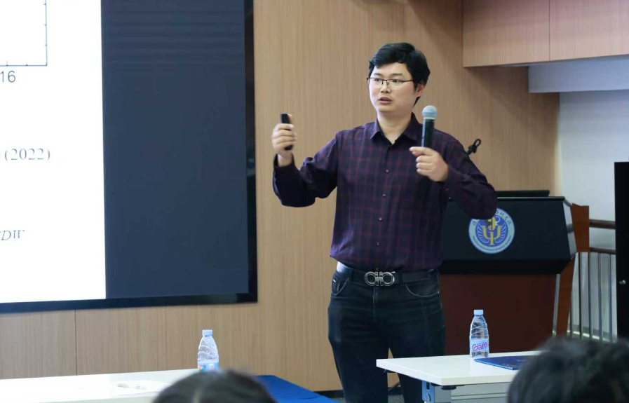 Professor Tao Wu presents his seminar on kagome superconductors